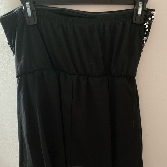 ✨Strapless Sequin Top✨ - Picture 3 of 4